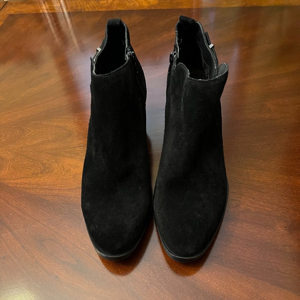 White Moutain Genuine Leather Suede black bootie, Size 11M